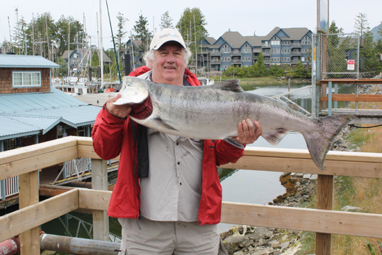 34 lb Tyee caught in the afternoon Robert Greenhill from Australia with a 34 lb Tyee July 28, 2008